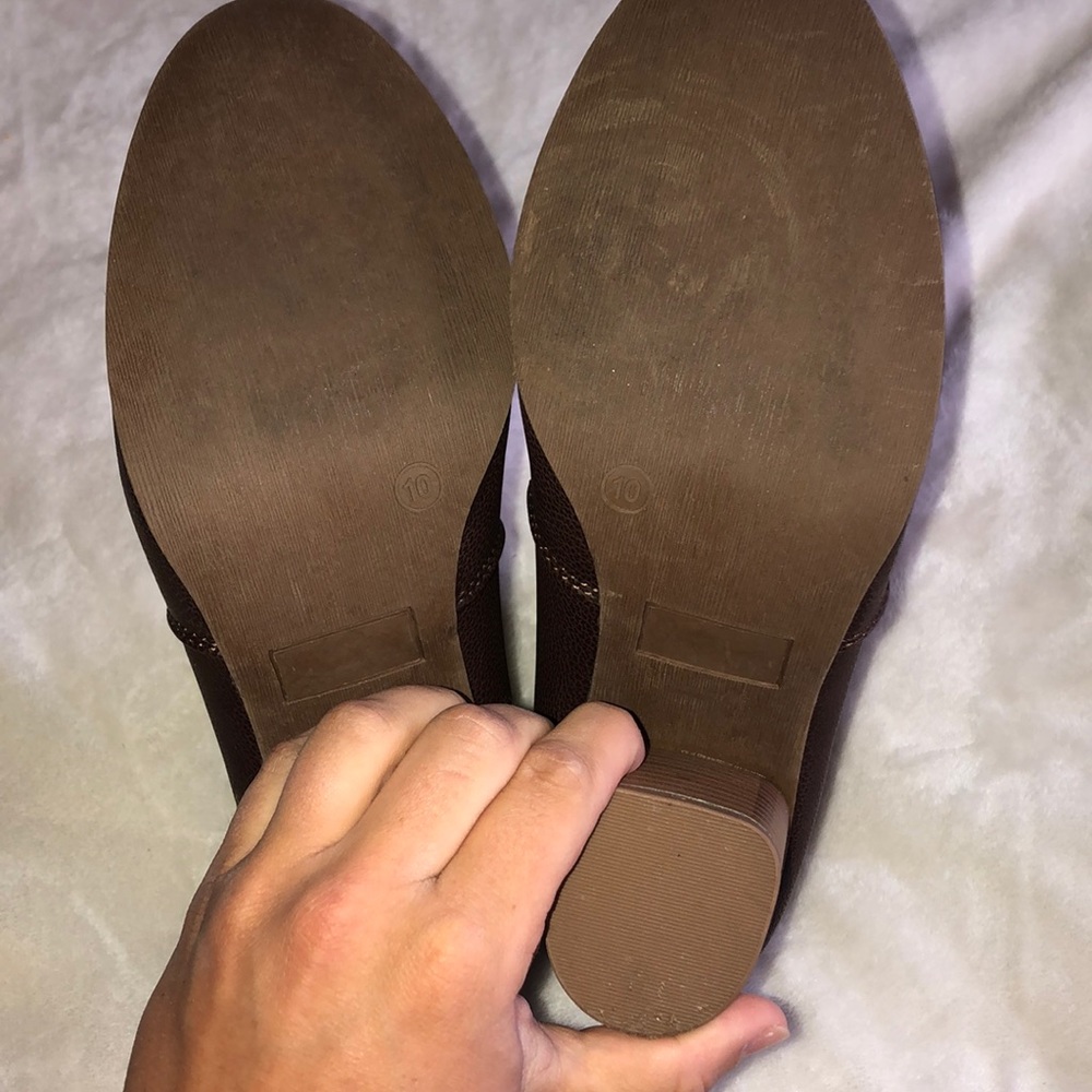 NWOT Brown Ankle Bootie - Picture 4 of 4